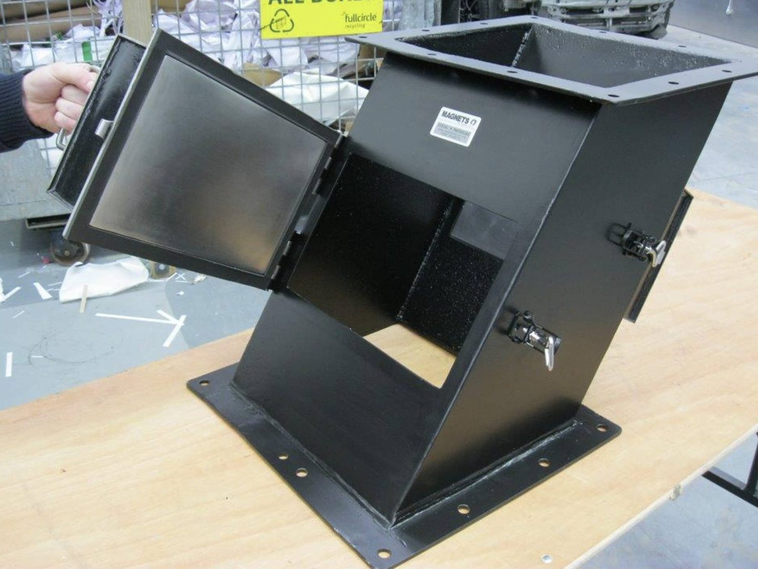 Hump & Deep Field Housed Chute Magnets 1 Chute magnet 2 scaled