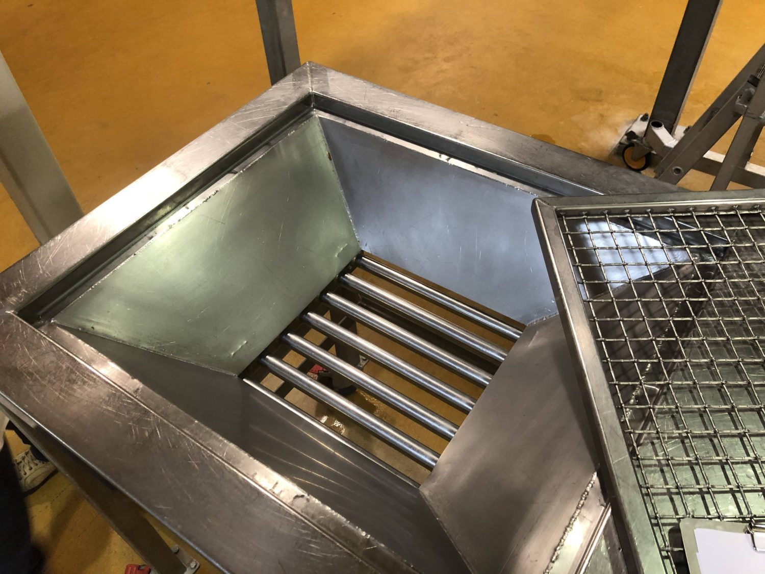 Portable Magnetic Separator 2 Grid 14 scaled